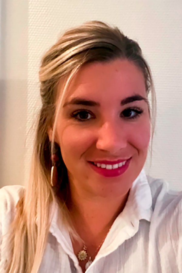 Eva Dumeil